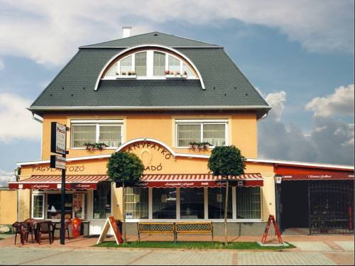 Győrújbarát Hungary Promo Code Booking.com