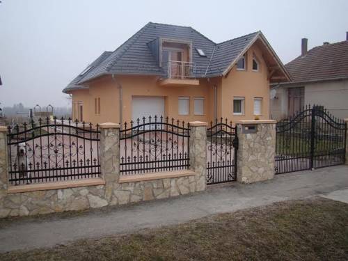 Hungary Booking.com