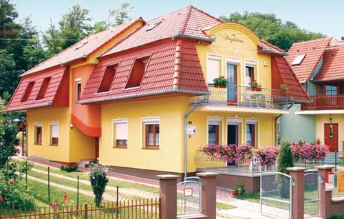 Hungary Booking.com